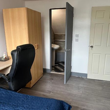 Budget Double En-Suite Bedroom เชฟฟิลด์ ภายนอก รูปภาพ