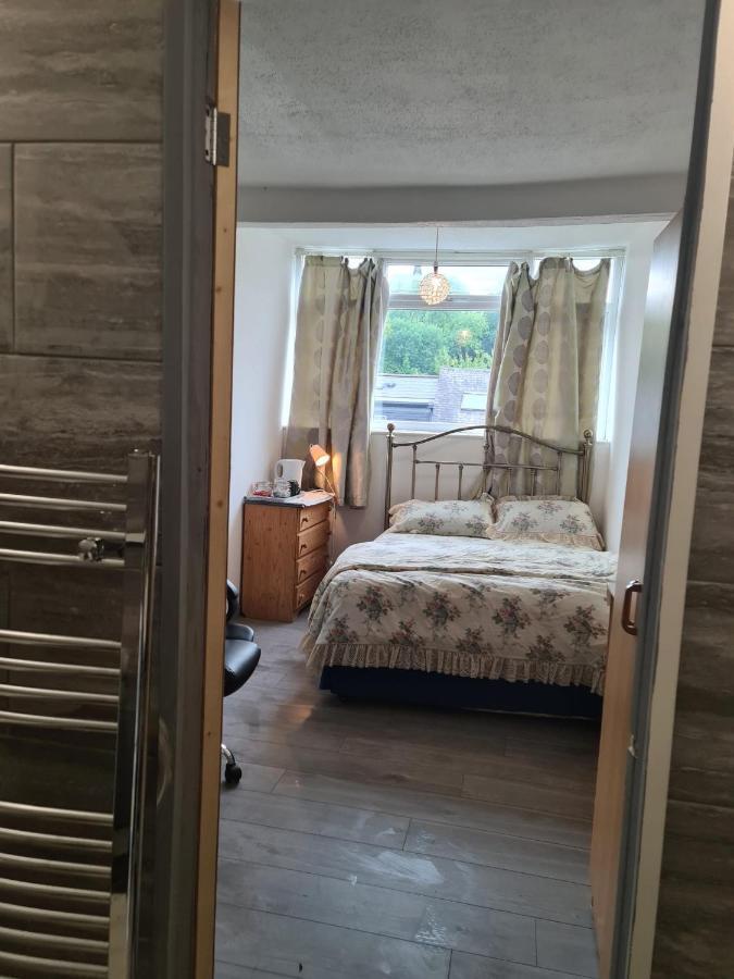 Budget Double En-Suite Bedroom เชฟฟิลด์ ภายนอก รูปภาพ
