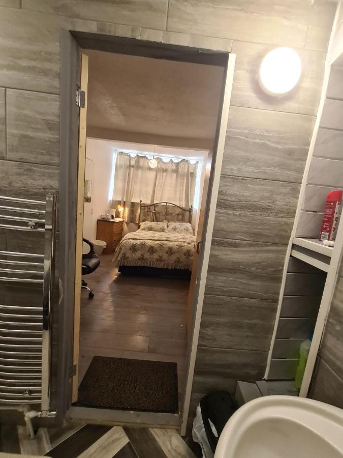 Budget Double En-Suite Bedroom เชฟฟิลด์ ภายนอก รูปภาพ