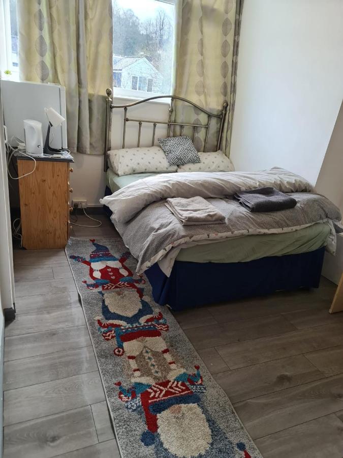 Budget Double En-Suite Bedroom เชฟฟิลด์ ภายนอก รูปภาพ